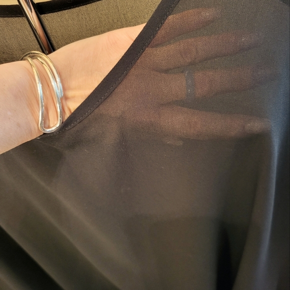 Ladies Blk Sheer Batwing top - Picture 4 of 4